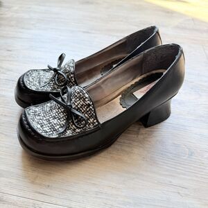 Vintage Y2K Candie's Black Leather Tweed Loafer Heels Bow Pumps Size 7